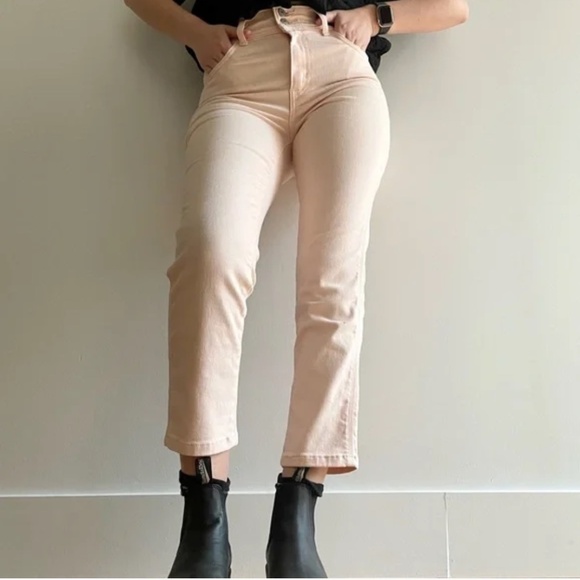 NWT LEVI'S 724 HIGH RISE STRAIGHT CROPPED soft pink -  26 - Picture 1 of 16
